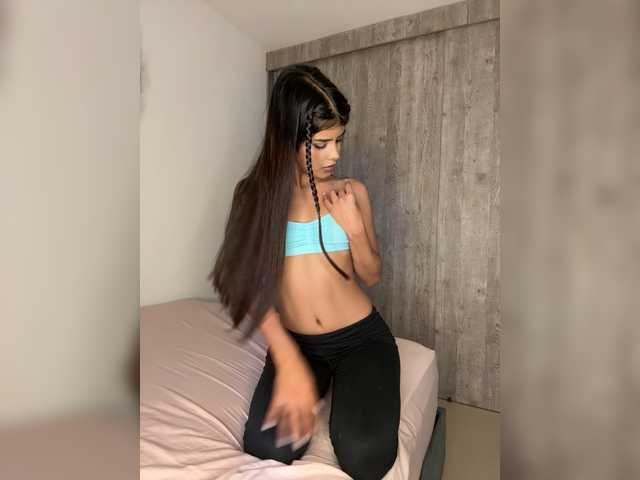 IsaBella-1 live cam on BongaCams