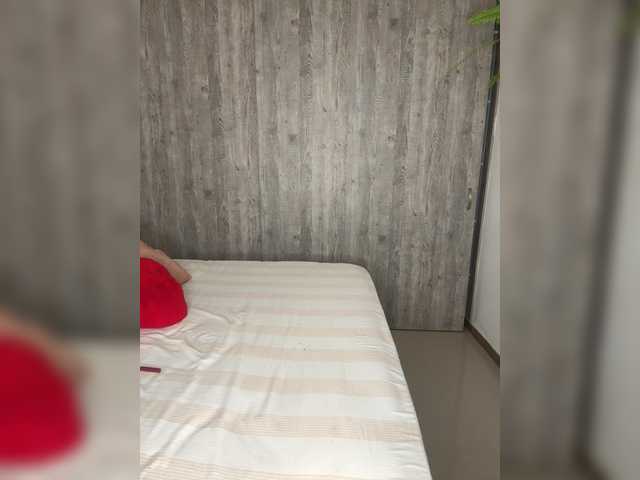 IsaBella-1's BongaCams show and profile