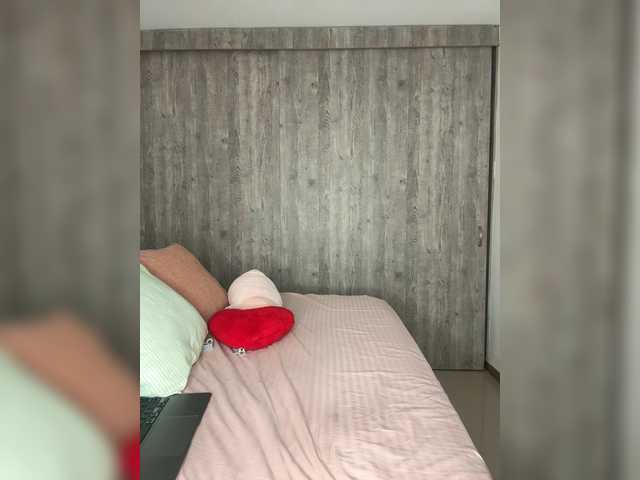 IsaBella-1 Live Cam on BongaCams