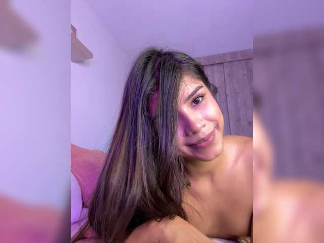 IsaBella-1 live cam on BongaCams