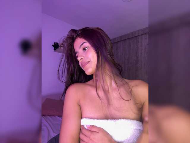 IsaBella-1 live cam on BongaCams