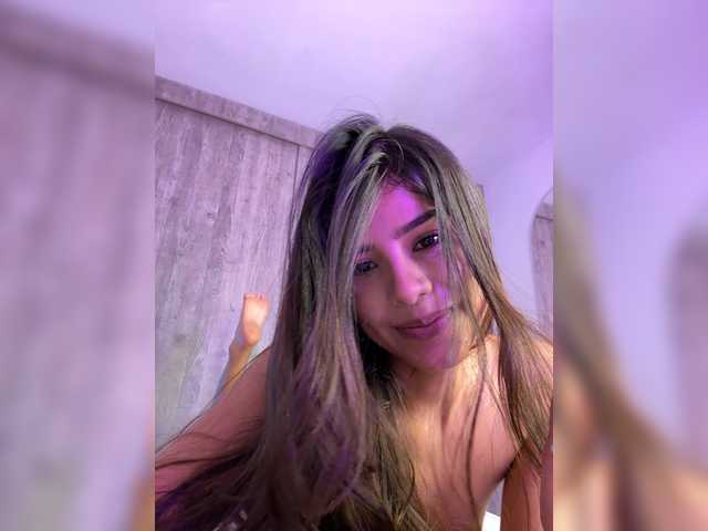 IsaBella-1 live cam on BongaCams