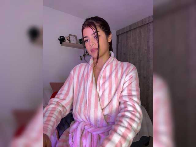 IsaBella-1 live cam on BongaCams