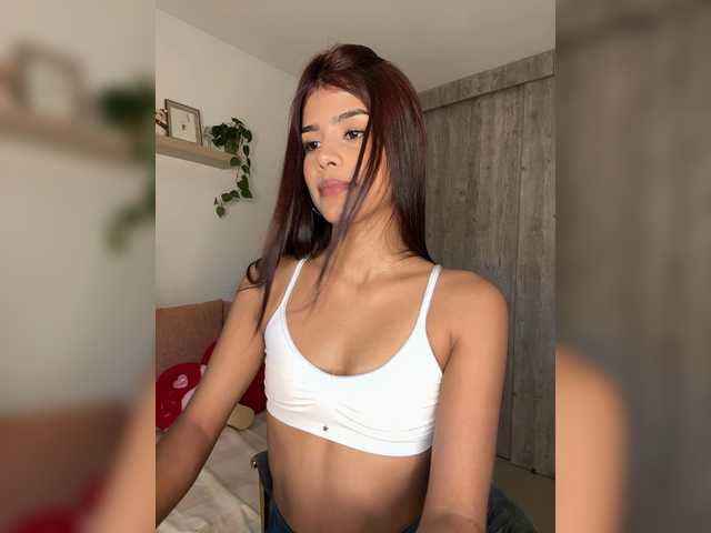 IsaBella-1 live cam on BongaCams