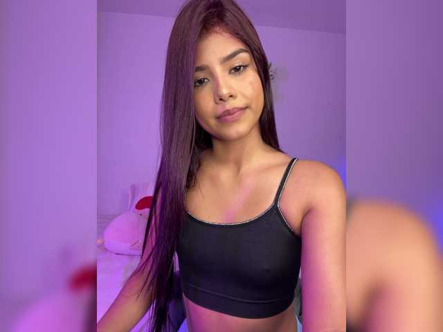 IsaBella-1 live cam on BongaCams