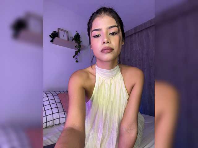 IsaBella-1 live cam on BongaCams