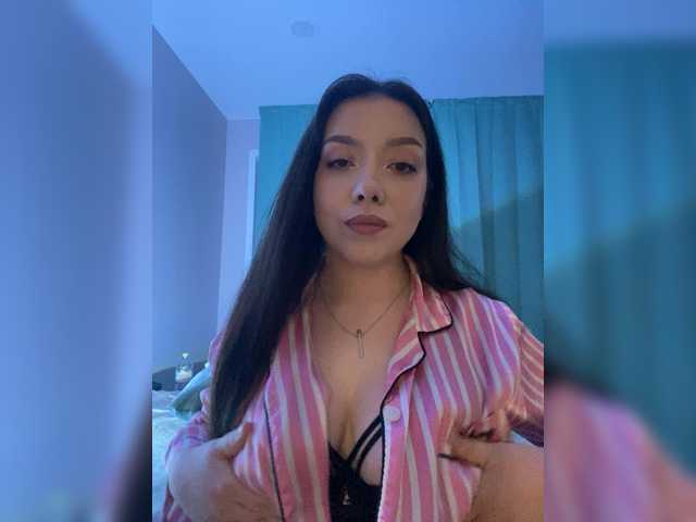 ElliLin live cam on BongaCams