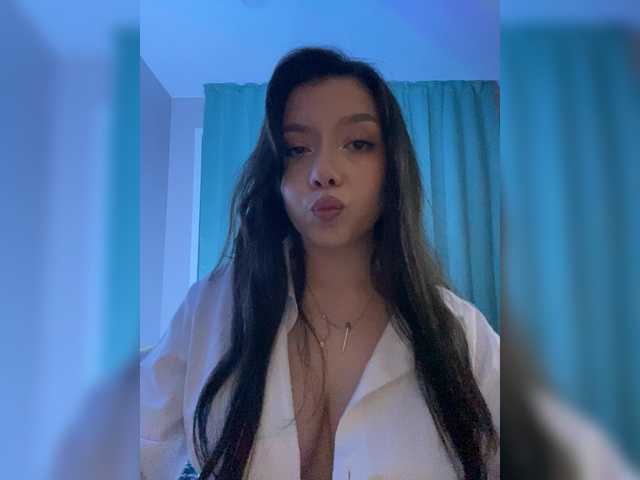 ElliLin live cam on BongaCams