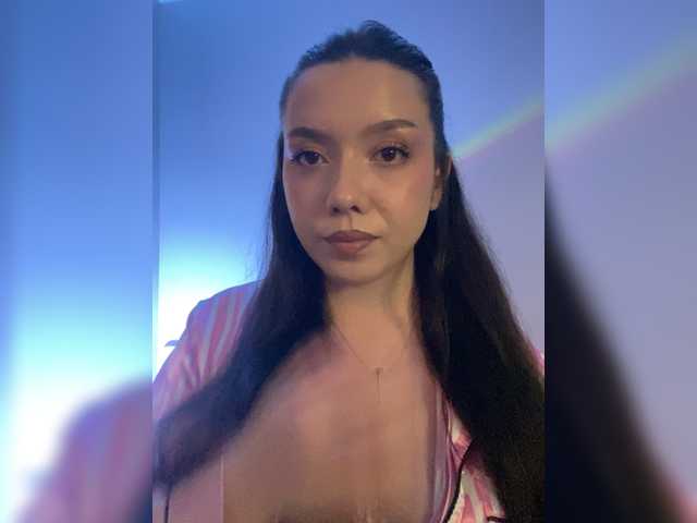 ElliLin live cam on BongaCams