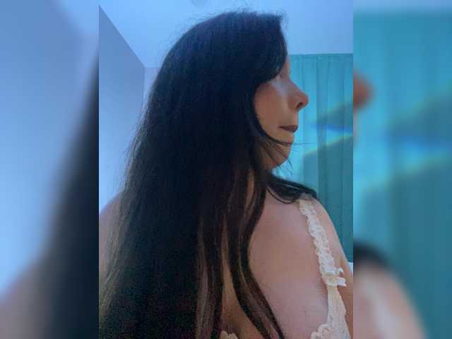 ElliLin live webcam show
