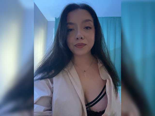 ElliLin live cam on BongaCams