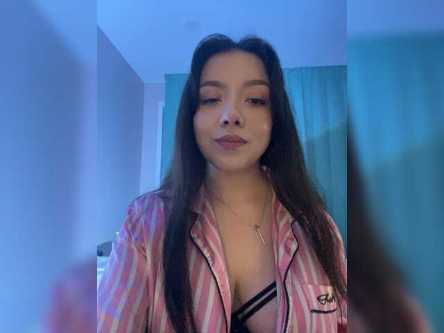 ElliLin live cam on BongaCams