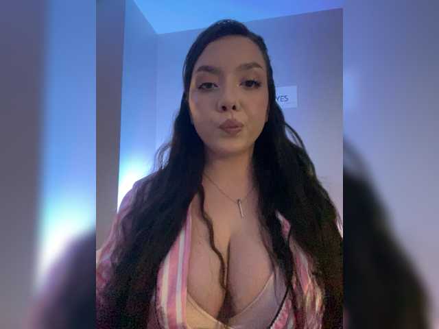 ElliLin live cam on BongaCams