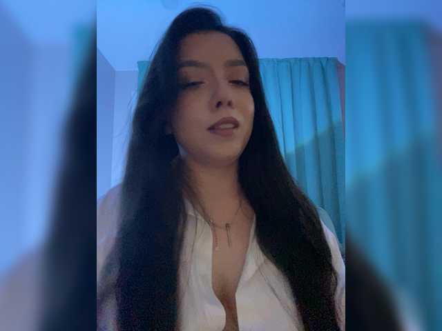ElliLin live cam on BongaCams