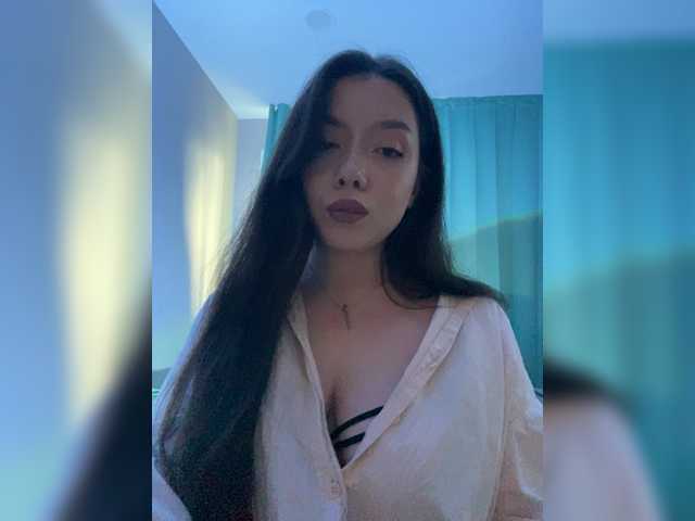ElliLin live cam on BongaCams