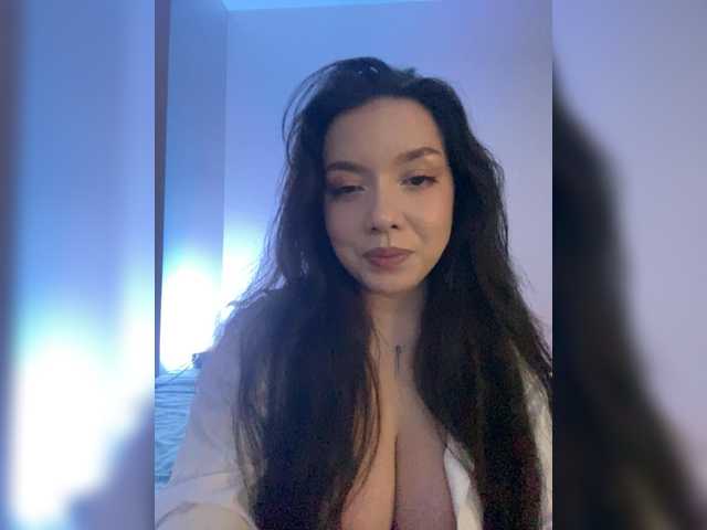 ElliLin live cam on BongaCams