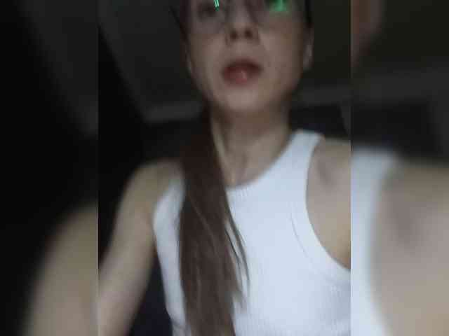 LisaVolk25 webcam