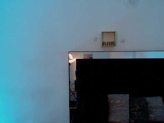 Milly-Sanchez live cam preview