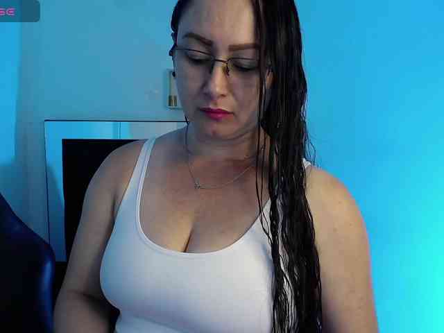 Milly-Sanchez webcam