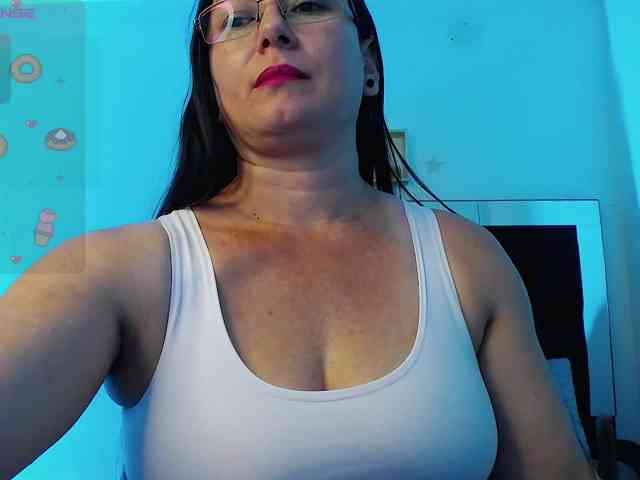 Milly-Sanchez webcam