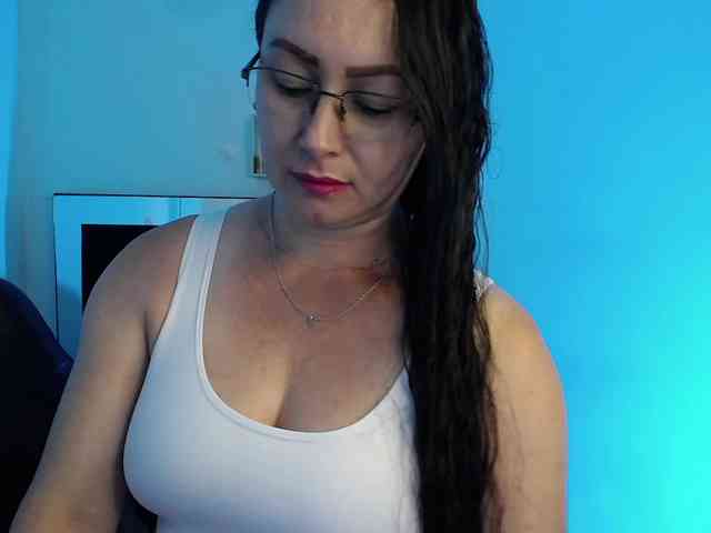 Milly-Sanchez webcam