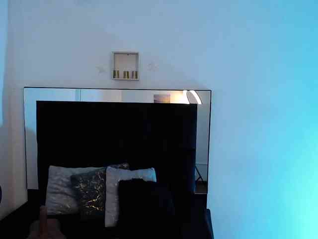 Milly-Sanchez webcam