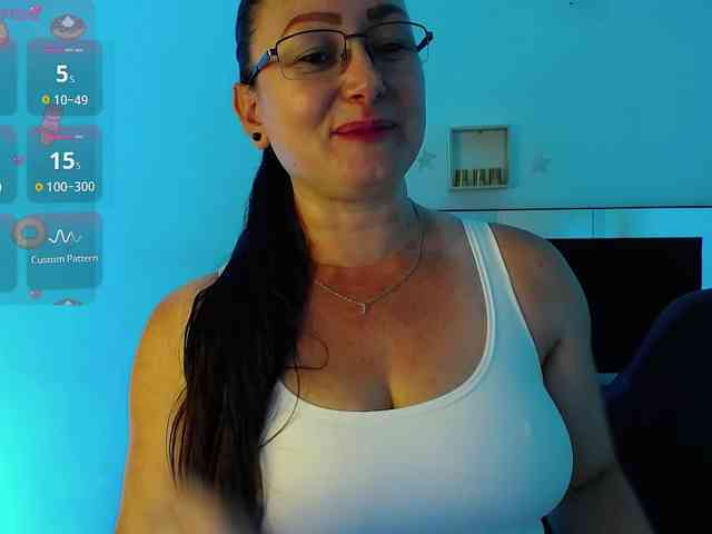 Milly-Sanchez webcam