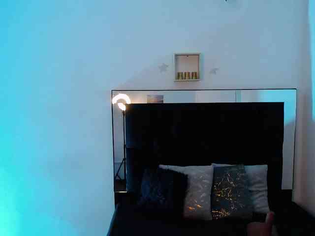 Milly-Sanchez webcam