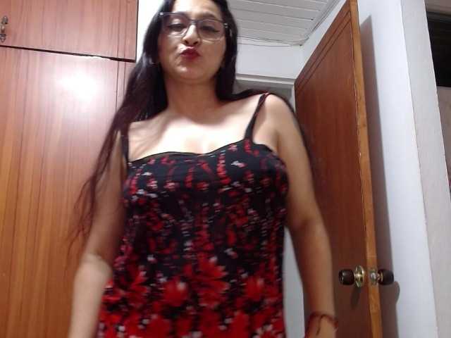 KarinaSuarez1 live cam on BongaCams