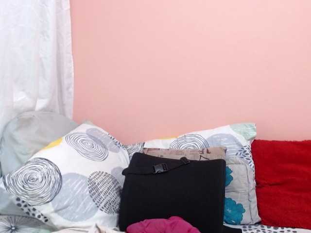 KarinaSuarez1 live cam preview