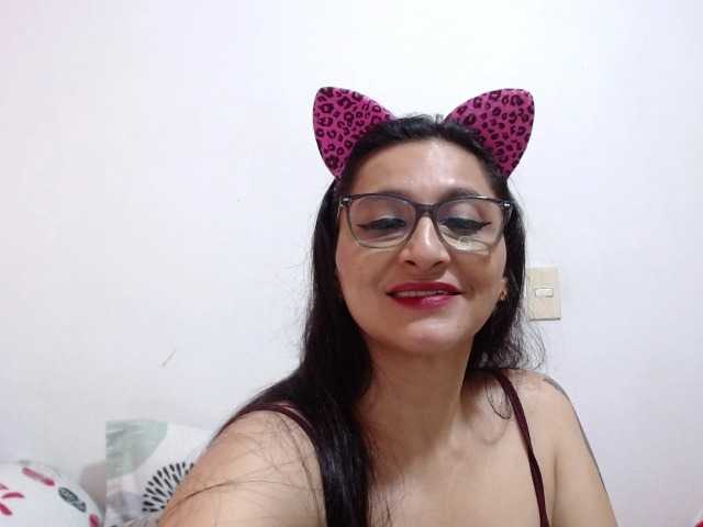 KarinaSuarez1 live cam on BongaCams
