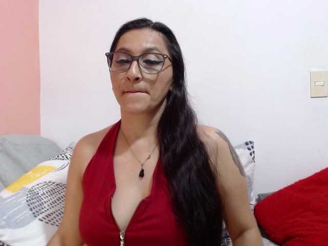 KarinaSuarez1 live cam on BongaCams