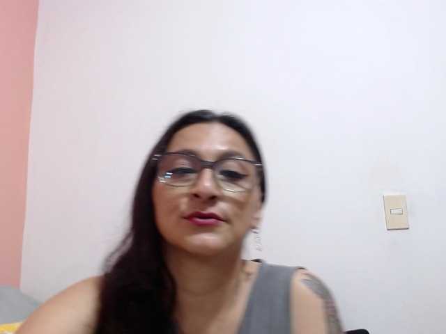 KarinaSuarez1 live cam on BongaCams
