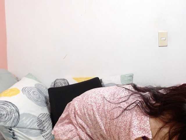 KarinaSuarez1 live cam on BongaCams