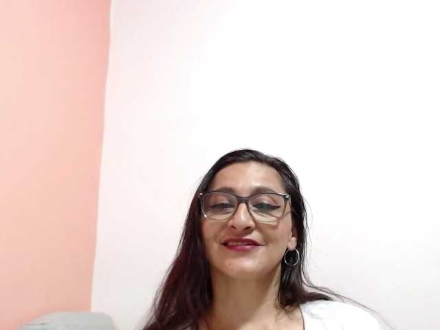 KarinaSuarez1 live cam on BongaCams