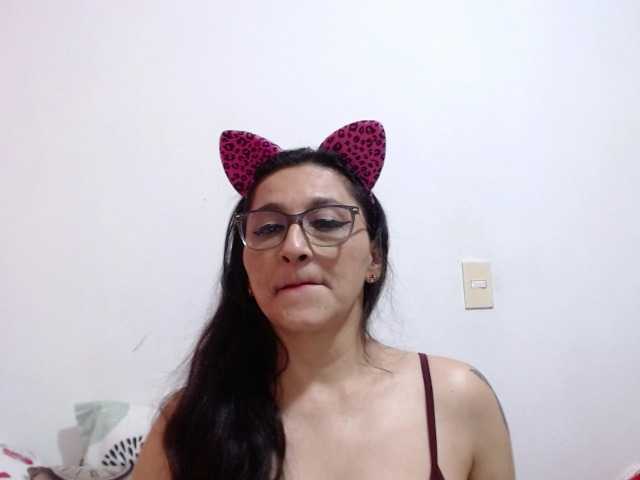 KarinaSuarez1 live cam on BongaCams