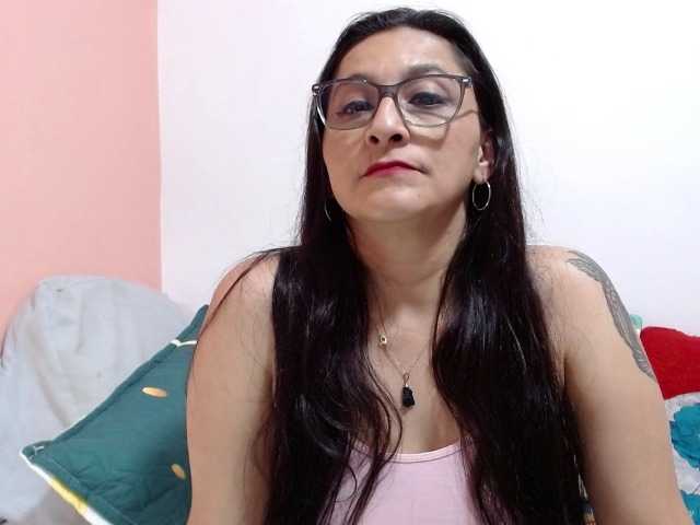 KarinaSuarez1 live webcam show