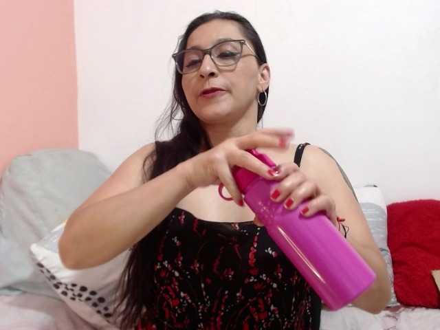 KarinaSuarez1, en vivo ahora en BongaCams