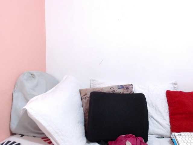 KarinaSuarez1 live cam on BongaCams