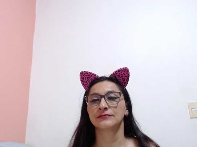 KarinaSuarez1 live cam on BongaCams