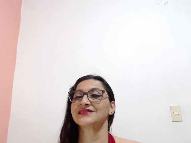 KarinaSuarez1 live cam on BongaCams