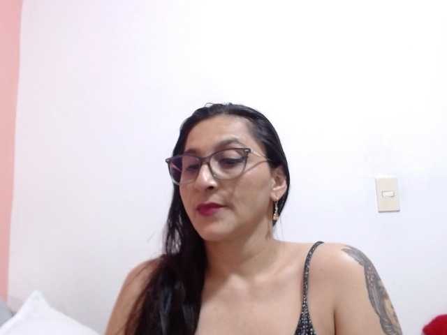 KarinaSuarez1, en directo ahora en BongaCams