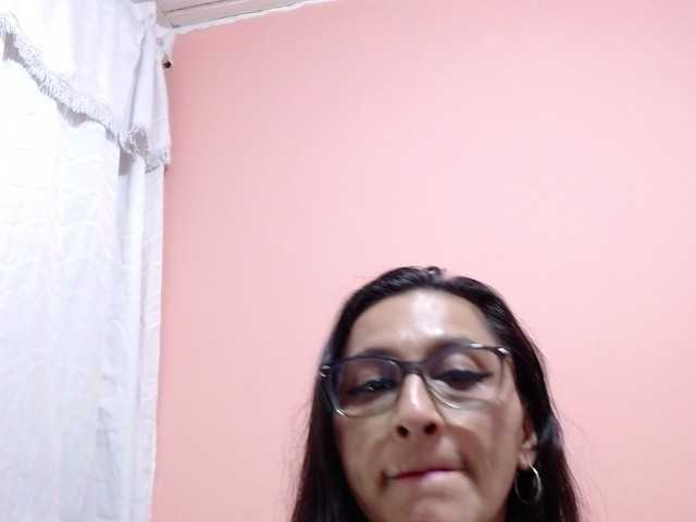 KarinaSuarez1 live cam preview