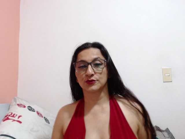 KarinaSuarez1 live cam on BongaCams