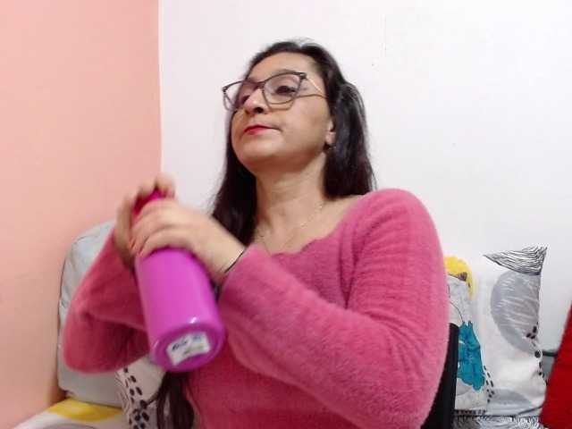 KarinaSuarez1 live cam on BongaCams