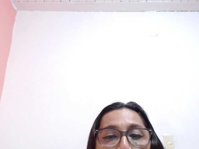 KarinaSuarez1 live cam on BongaCams