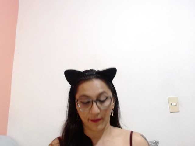 KarinaSuarez1 live cam on BongaCams
