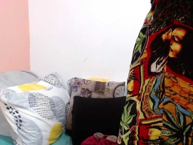 KarinaSuarez1 live cam preview