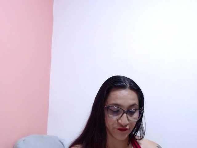KarinaSuarez1 live webcam show