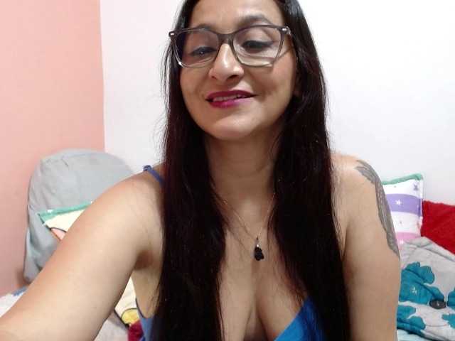 KarinaSuarez1 live webcam show
